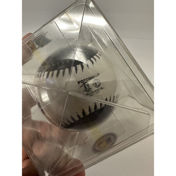 1998 Randy Johnson commemorative baseball‎ - Picture 6 of 8